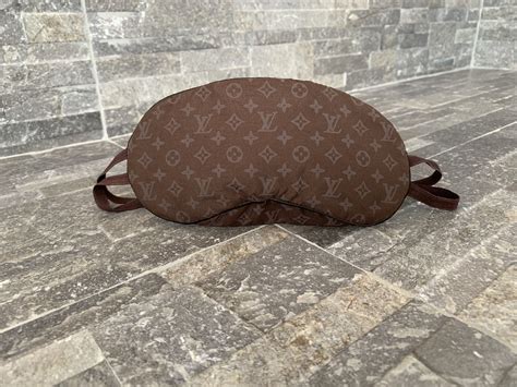 schlafmaske louis vuitton|louis vuitton clothing.